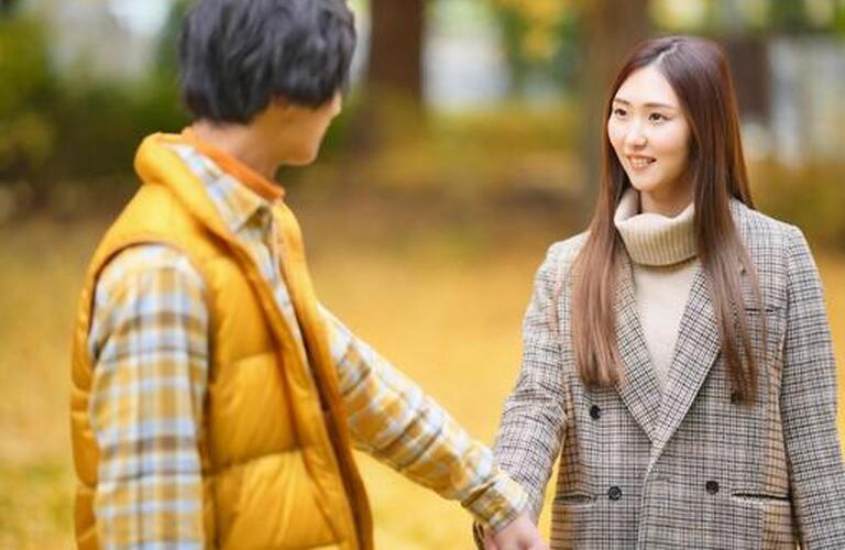 仮交際で手をつなぐ男性の心理とは？